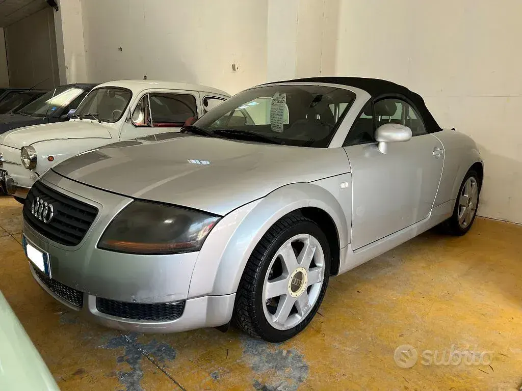 Usata Audi TT Roadster 179 CV (131 kW) 2001 Grigio Cabrio