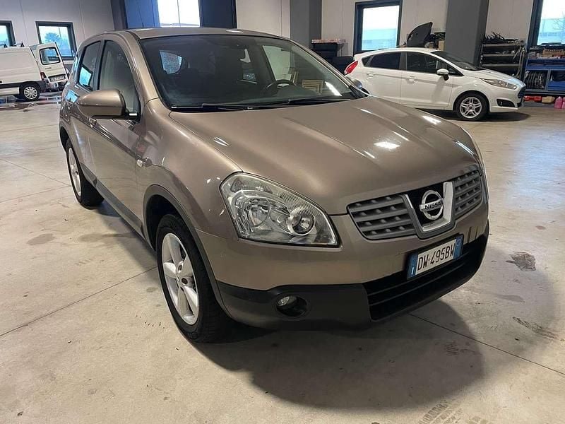 Grigio Usata 2009 Nissan Qashqai Tekna SUV | 4500 € (Buon prezzo) - Immagine 1/4