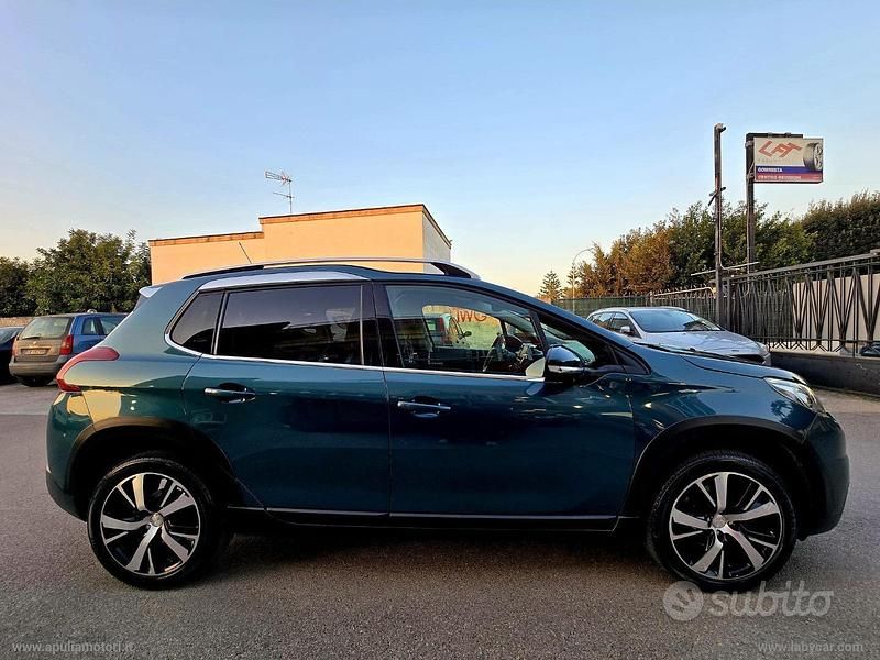 Usata Peugeot 2008 Allure 102 CV (75 kW) 2019 Verde SUV