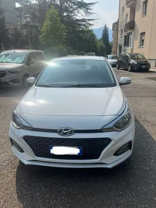 Usata Hyundai i20 101 CV (74 kW) 2018 Berlina