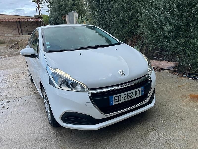 Usata Peugeot 208 75 CV (55 kW) 2016 Bianco Utilitaria