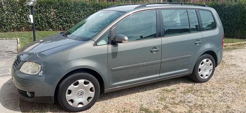 Usata VW Touran 101 CV (74 kW) 2004 Grigio Monovolume