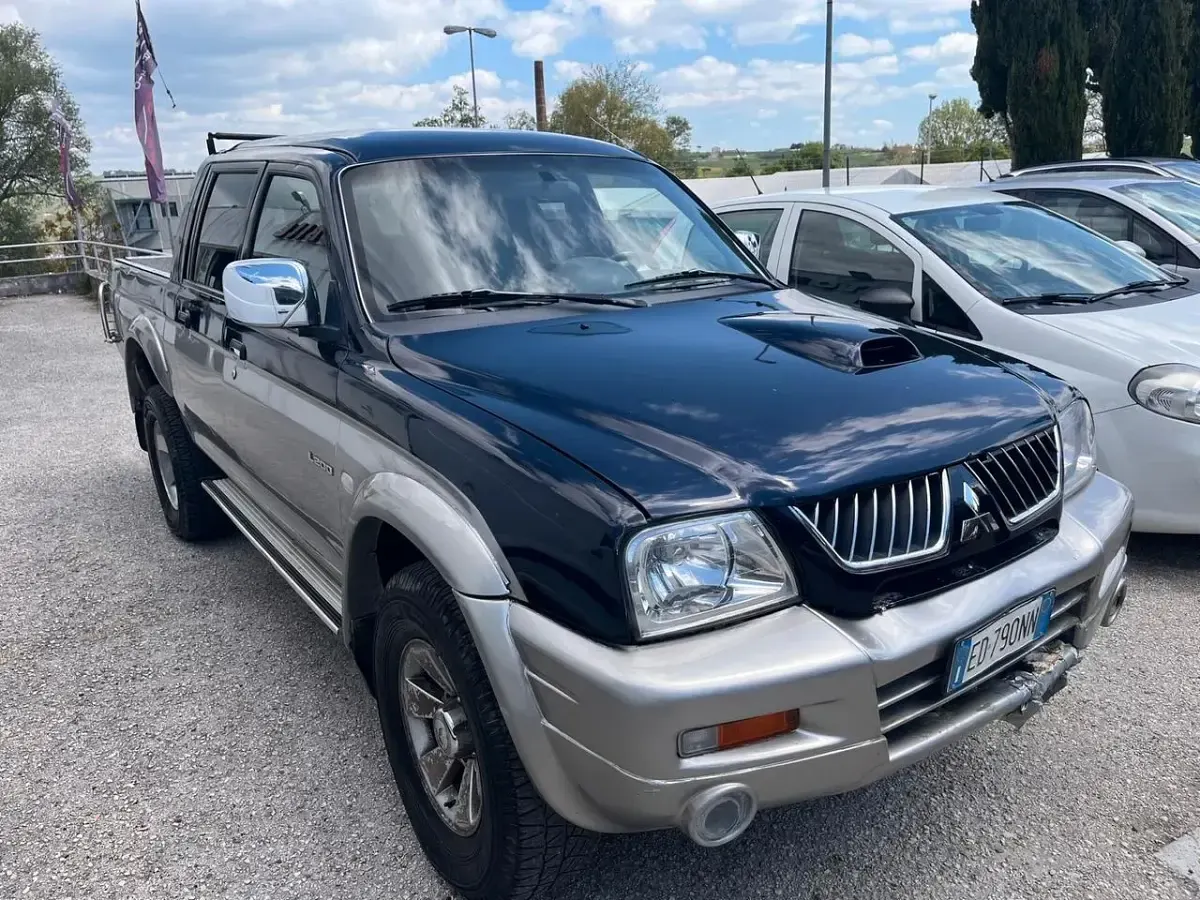 Occasion Mitsubishi L200 116 ch (85 kW) 2003 Gris Pick-up