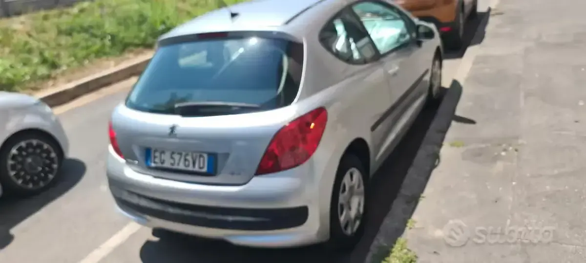 Usata Peugeot 207 73 CV (53 kW) 2010 Bianco Berlina