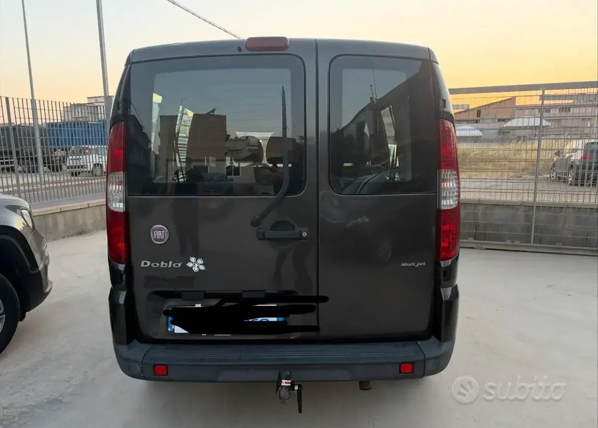 Usata Fiat Doblò 85 CV (62 kW) 2009 Nero Monovolume