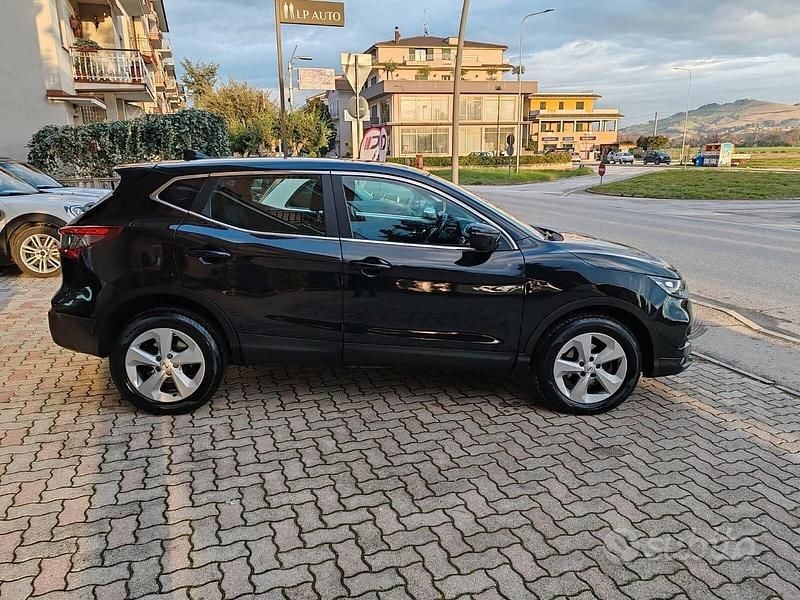 Usata Nissan Qashqai Acenta 116 CV (85 kW) 2020 Nero SUV