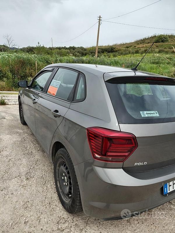 Usata VW Polo Trendline 80 CV (58 kW) 2018 Grigio Utilitaria