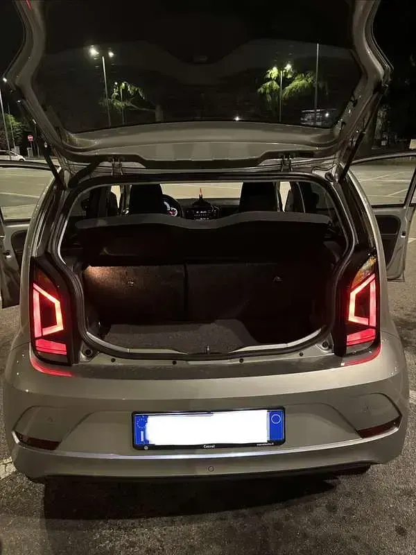 Usata VW up! Sportline 65 CV (47 kW) 2022 Grigio Utilitaria