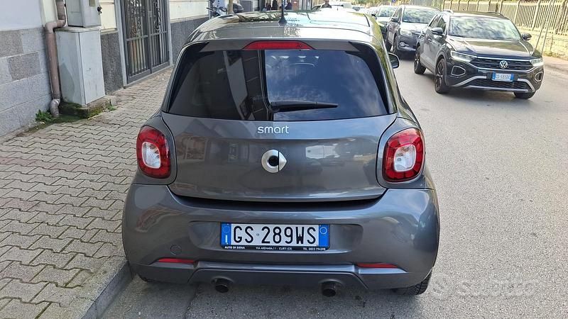 Usata Smart ForFour 90 CV (66 kW) 2019 Grigio Utilitaria