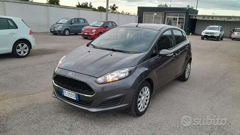Usata Ford Fiesta Titanium 95 CV (69 kW) 2017 Grigio Berlina