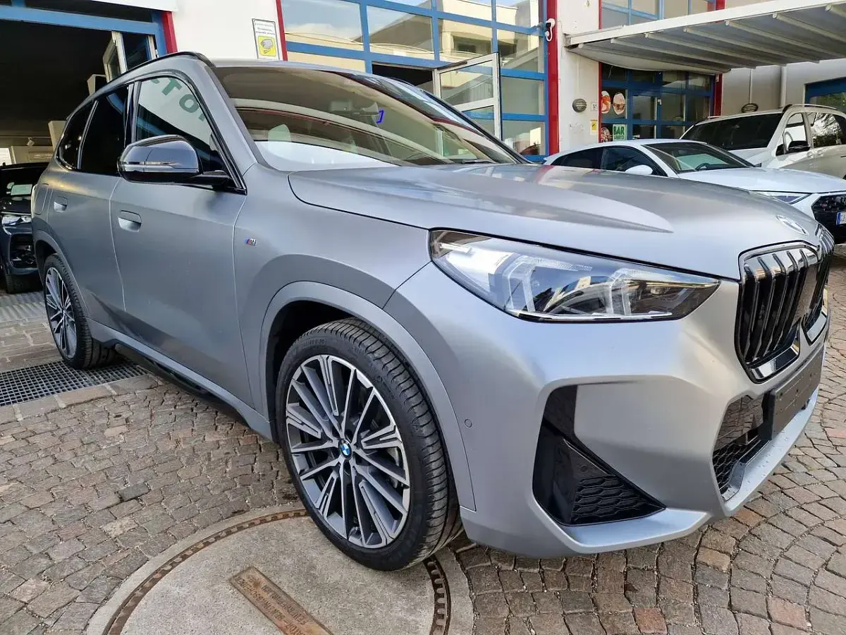Usata BMW X1 M Sport 211 CV (155 kW) 2024 Frozen pure grey metallic SUV