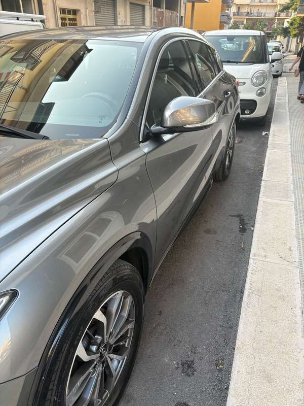 Grigio Usata 2017 Infiniti Q30 Business Executive Due volumi | 10.500 € (Buon prezzo) - Immagine 1/4