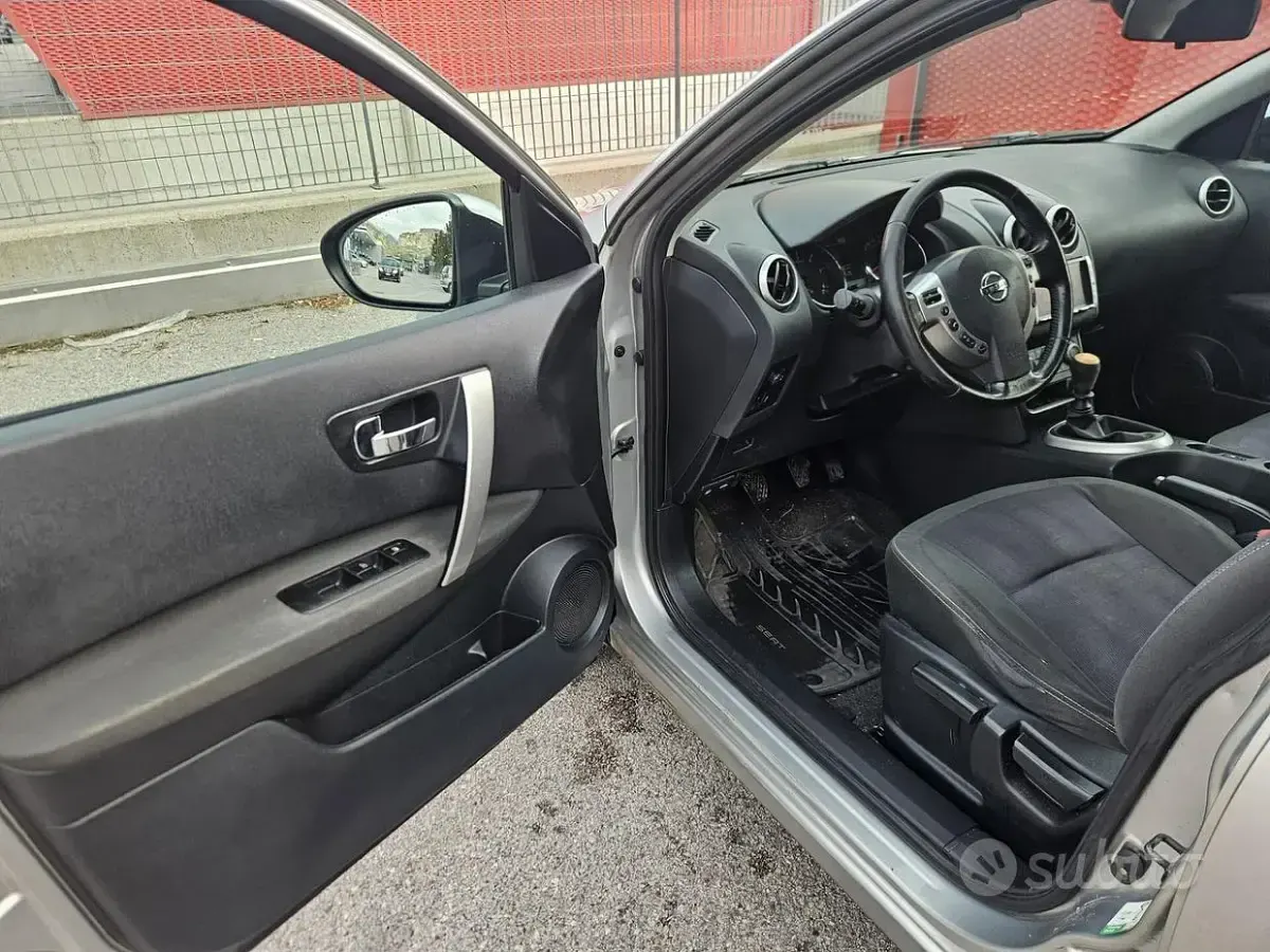 Usata Nissan Qashqai Tekna 110 CV (80 kW) 2013 Grigio SUV