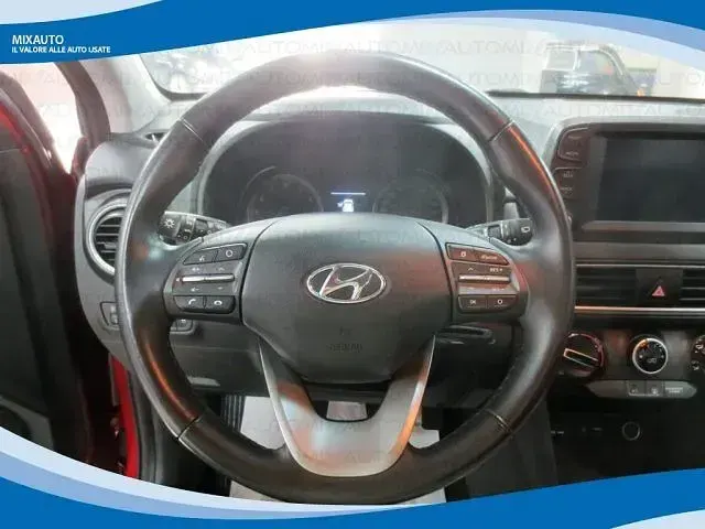 Usata Hyundai Kona Style 120 CV (88 kW) 2018 Bordeaux metallizzato SUV