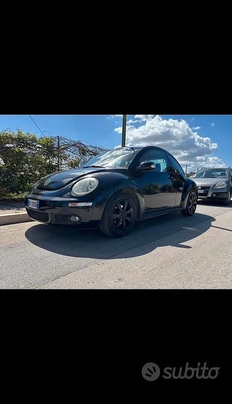 Usata VW New Beetle 105 CV (77 kW) 2006 Nero Utilitaria