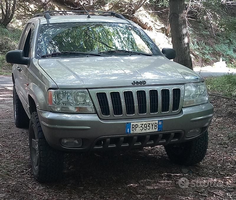 Usata Jeep Grand Cherokee 140 CV (102 kW) 2000 Grigio SUV
