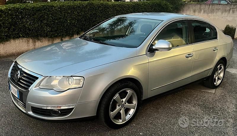 Grigio Usata 2006 VW Passat Highline Tre volumi | 3350 € (Buon prezzo) - Immagine 1/4