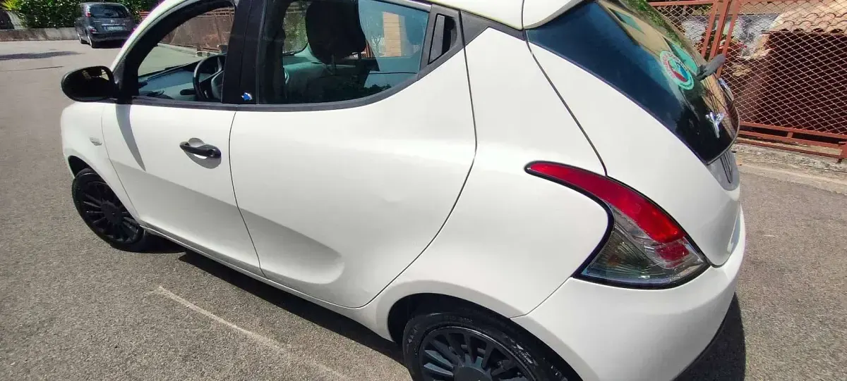Usata Lancia Ypsilon S 69 CV (50 kW) 2018 Bianco Utilitaria