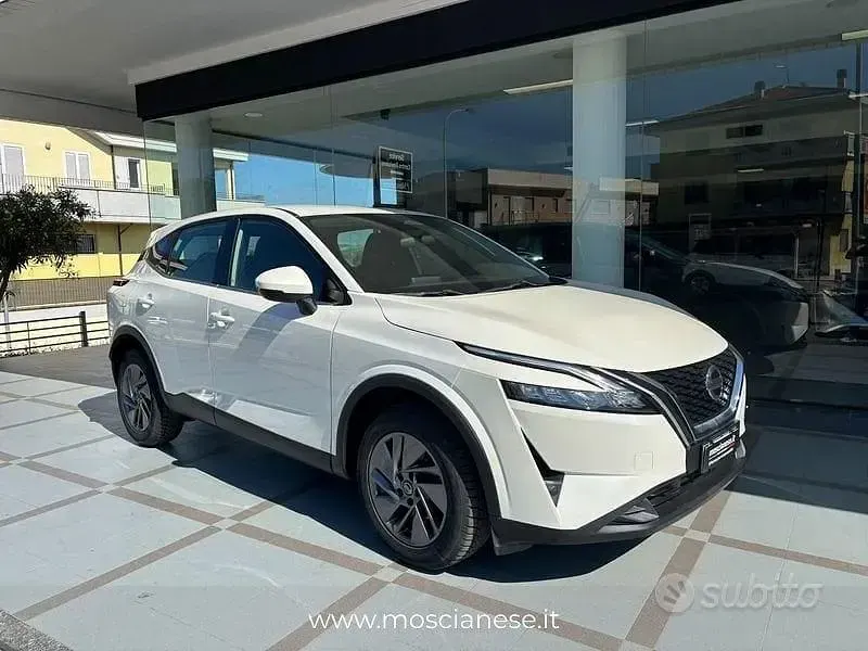 Usata Nissan Qashqai Acenta Premium 140 CV (102 kW) 2021 Bianco SUV