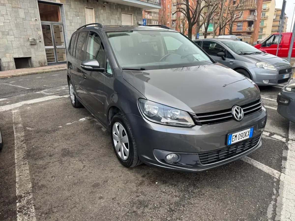 Usata VW Touran Highline 105 CV (77 kW) 2012 Grigio Monovolume