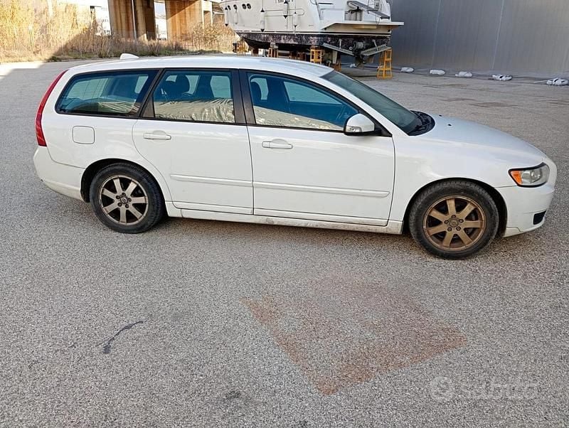 Usata Volvo V50 109 CV (80 kW) 2010 Bianco Station wagon