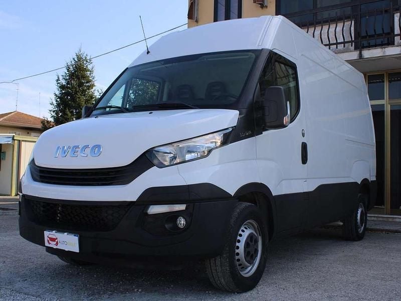 Usata Iveco Daily 116 CV (85 kW) 2018 Bianco Furgone