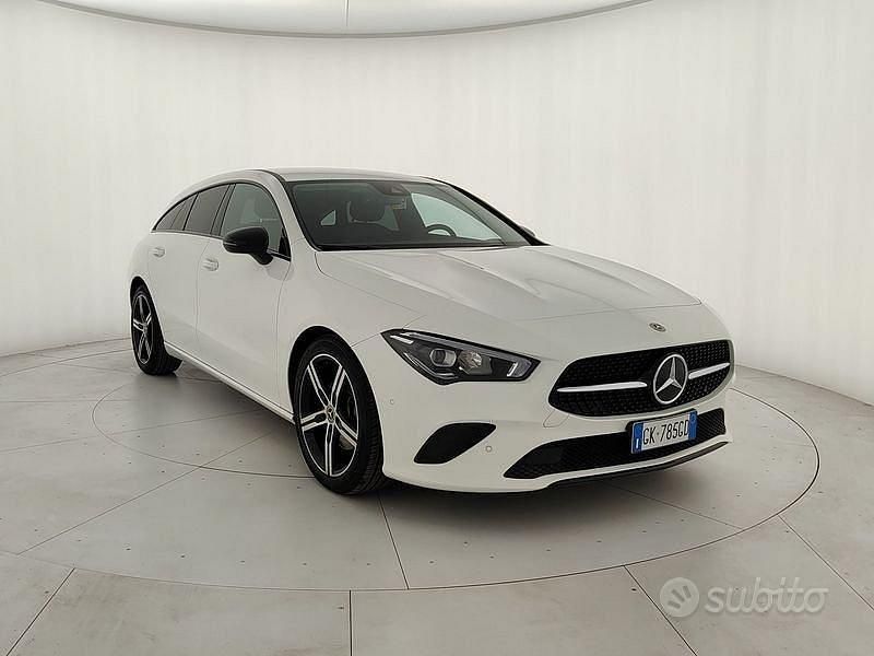 Bianco Usata 2022 Mercedes 180 Tre volumi | 26.900 € (Buon prezzo) - Immagine 1/4
