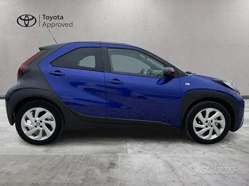 Usata Toyota Aygo X Trend 72 CV (52 kW) 2022 Blu SUV