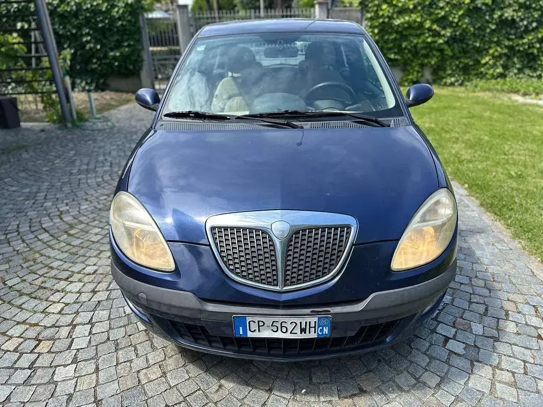 Usata Lancia Ypsilon 69 CV (50 kW) 2005 Blu/azzurro Utilitaria