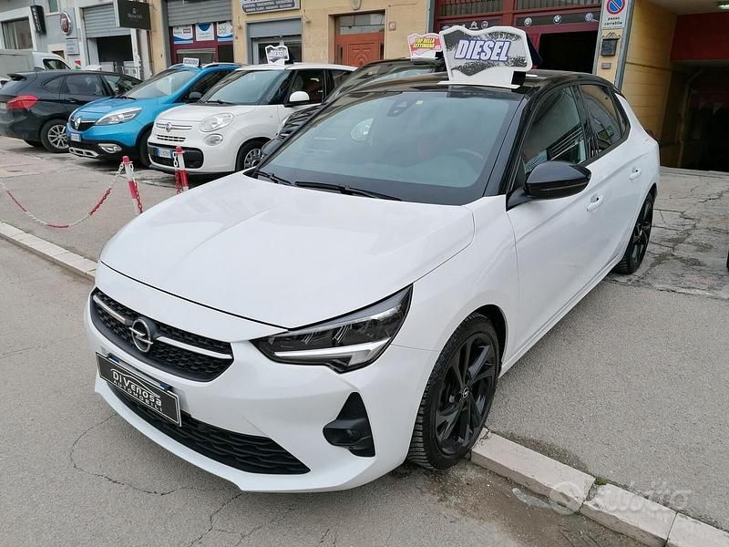 Usata Opel Corsa GS Line 101 CV (74 kW) 2020 Bianco Utilitaria