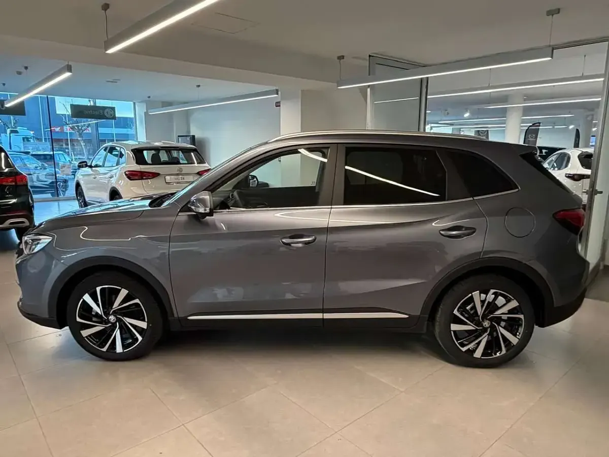 Nuova MG ZS Luxury 194 CV (142 kW) 2026 Lrl  hampstead grey SUV