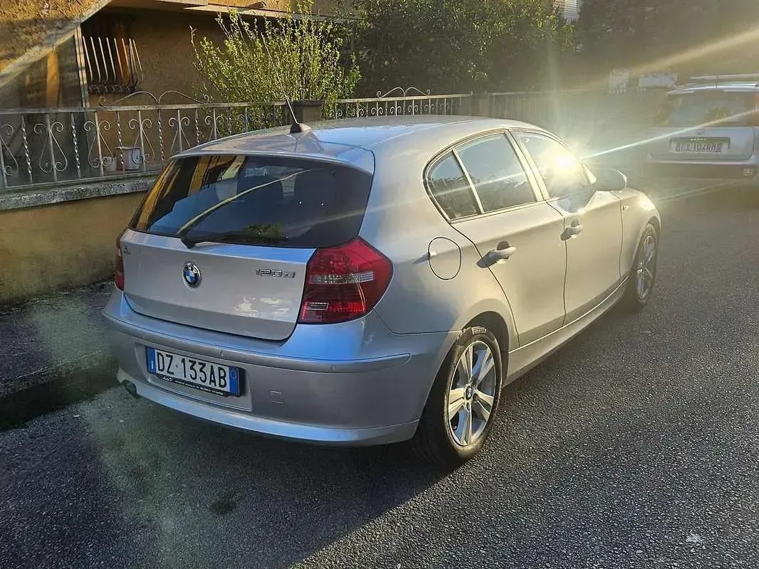 Usata BMW 120 177 CV (130 kW) 2009 Argento Utilitaria