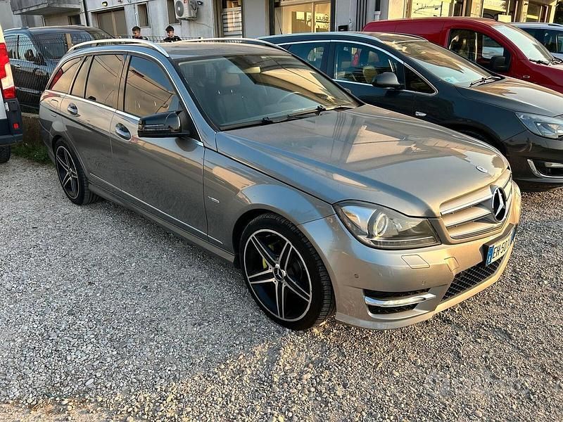 Usata Mercedes C220 Avantgarde 170 CV (125 kW) 2011 Grigio Station wagon