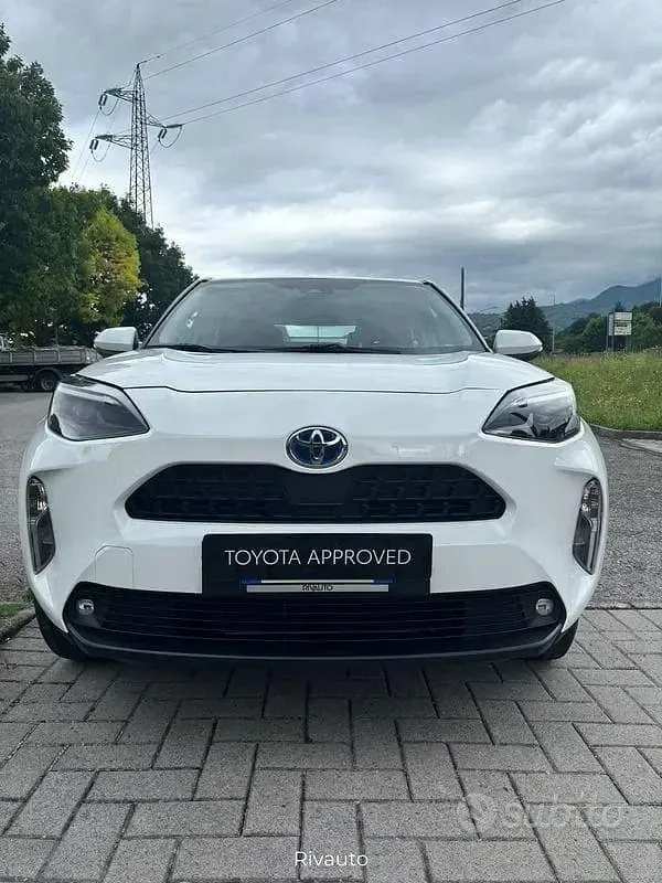Usata Toyota Yaris Cross Active 116 CV (85 kW) 2022 Bianco SUV