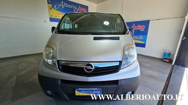 Usata Opel Vivaro 120 CV (88 kW) 2010 Grigio Monovolume