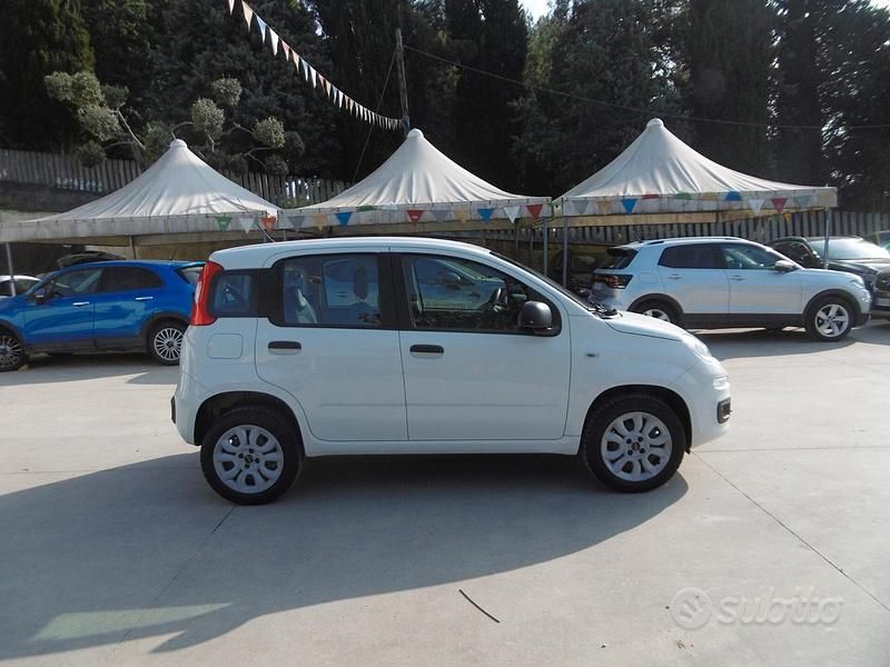 Usado Fiat Panda Lounge 80 HP (58 kW) 2018 Branco Citadino