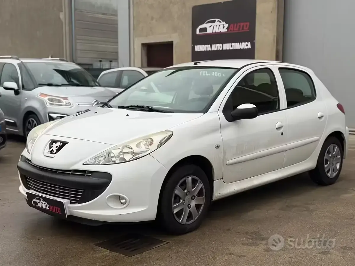Begagnad Peugeot 206 60 HK (44 kW) 2010 Vit Sedan