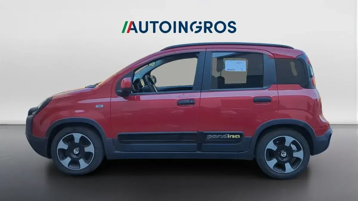 Usata Fiat Panda Cross Cross 69 CV (50 kW) 2025 Rosso Utilitaria