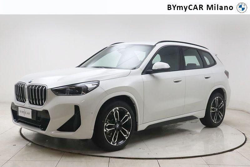 Usata BMW X1 Comfort Edition 150 CV (110 kW) 2024 Black sapphire metallizzato SUV