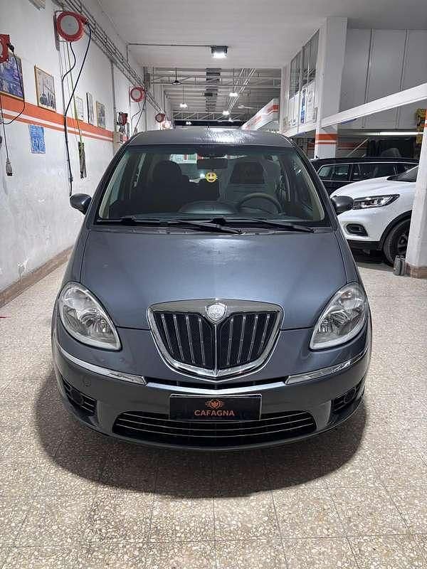 Usata Lancia Musa 90 CV (66 kW) 2009 Grigio Monovolume