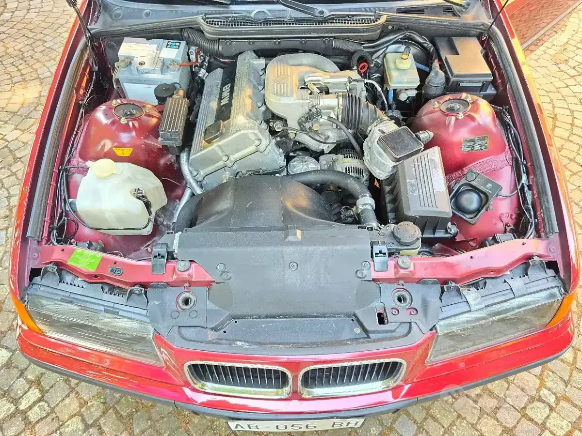 Usata BMW 318 Efficient Dynamics 140 CV (102 kW) 1994 Rosso Berlina