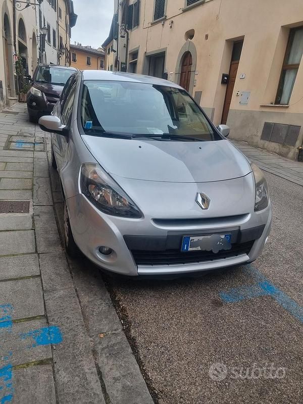 Usata Renault Clio II 75 CV (55 kW) 2011 Grigio Utilitaria