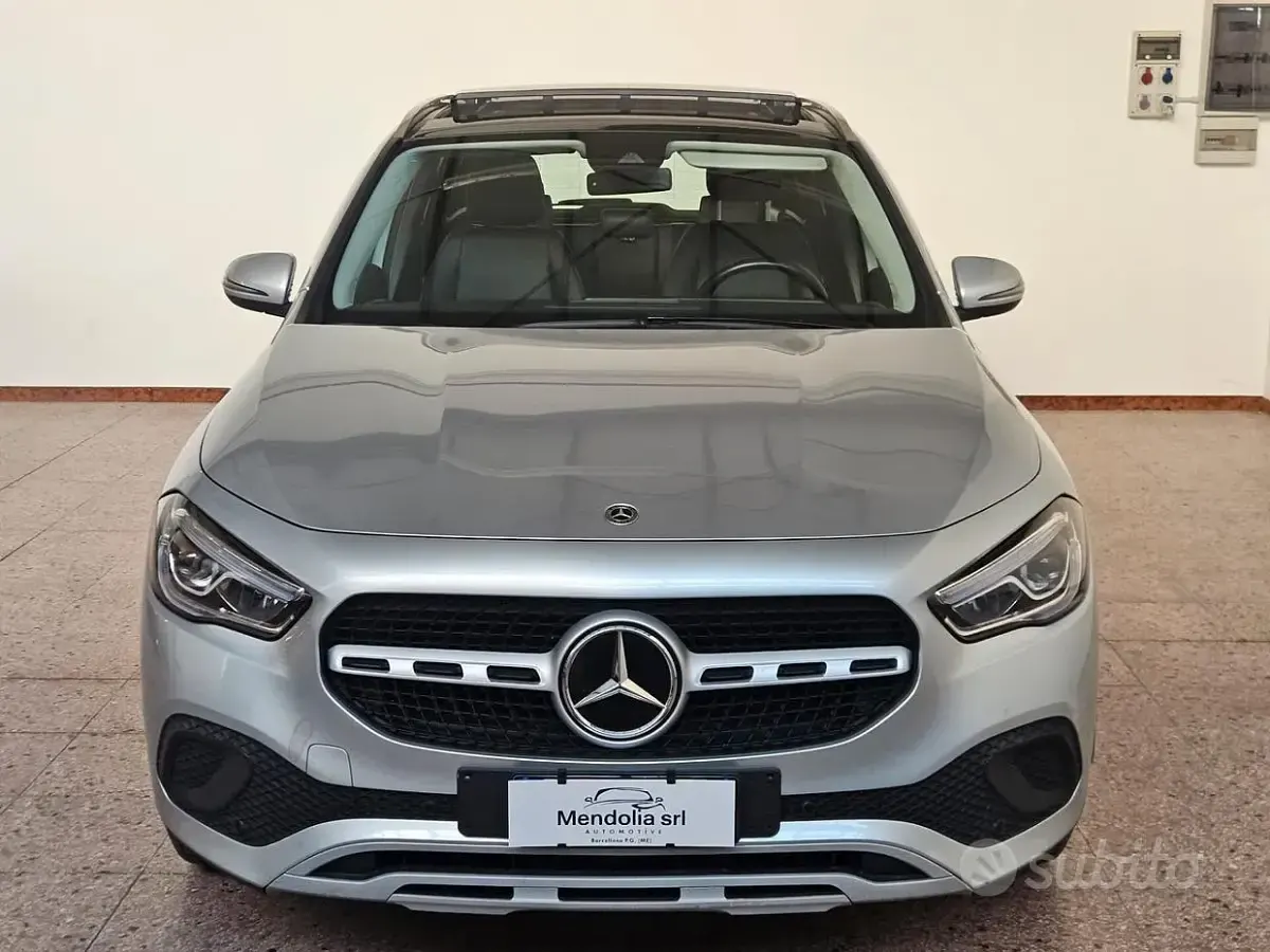 Usata Mercedes GLA200 Business 150 CV (110 kW) 2022 Grigio SUV