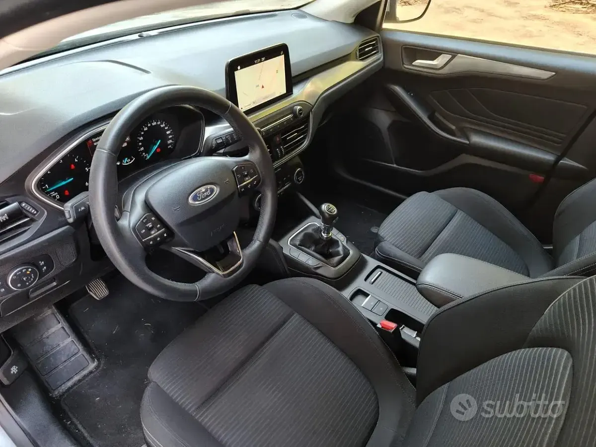 Usata Ford Focus Titanium 120 CV (88 kW) 2019 Grigio Berlina