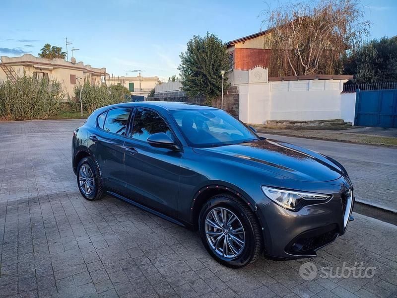Usata Alfa Romeo Stelvio Super 160 CV (117 kW) 2022 Grigio SUV