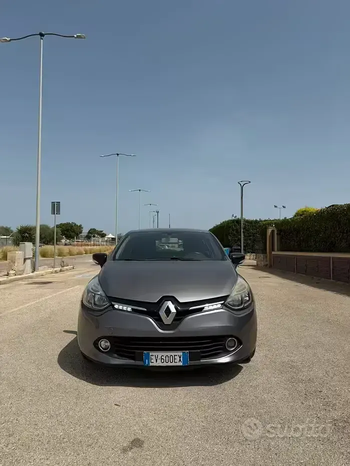 Usata Renault Clio IV 73 CV (53 kW) 2014 Grigio Berlina