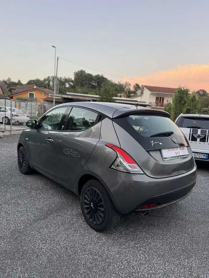 Usata Lancia Ypsilon Gold 69 CV (50 kW) 2014 Other Utilitaria