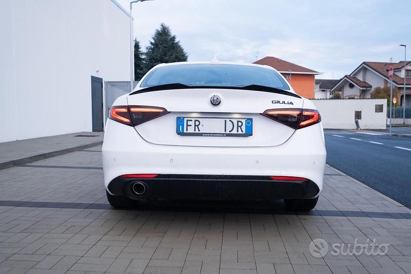 Usata Alfa Romeo Giulia 160 CV (117 kW) 2018 Bianco Berlina