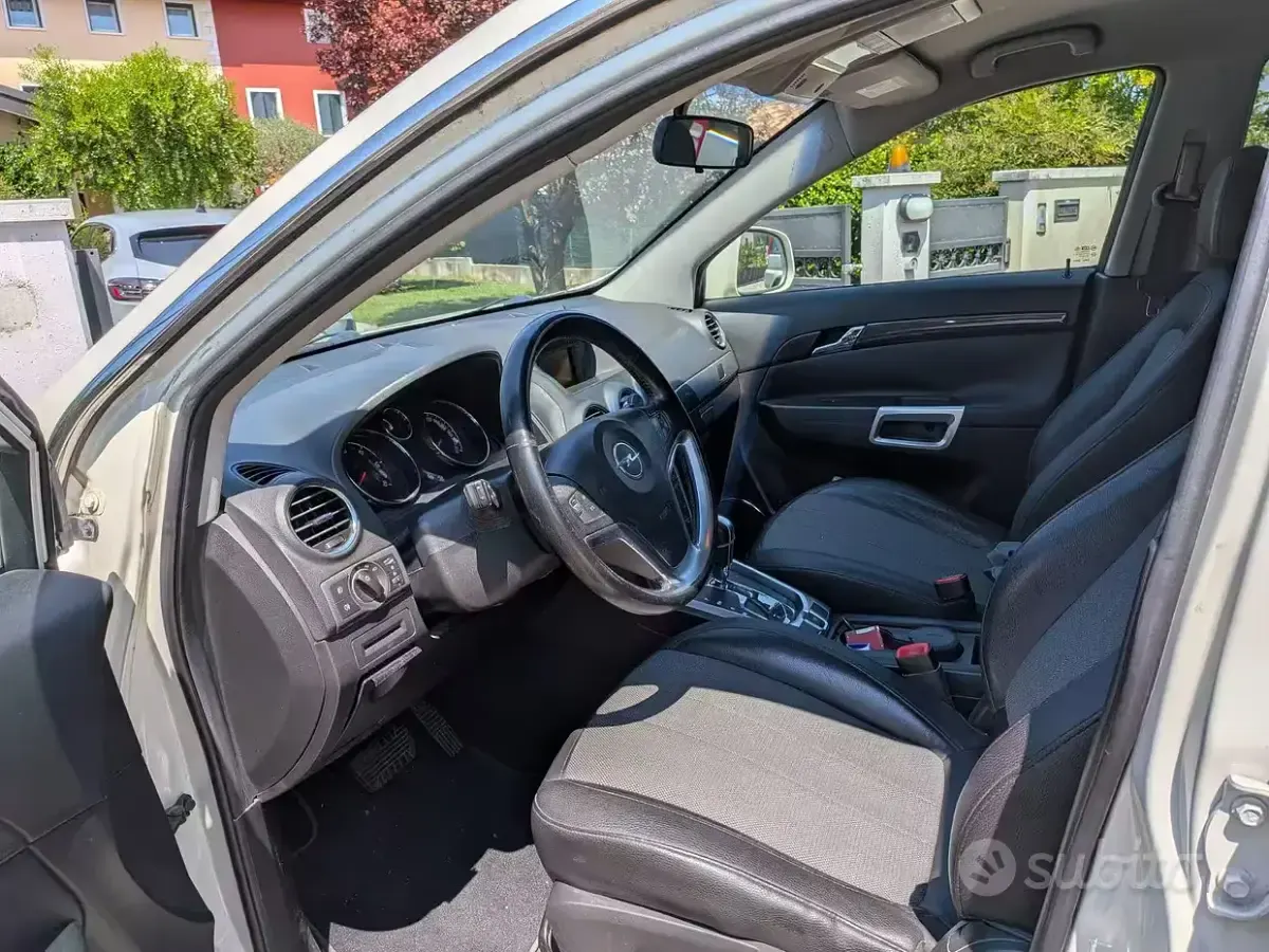 Usata Opel Antara 163 CV (119 kW) 2012 Bianco SUV