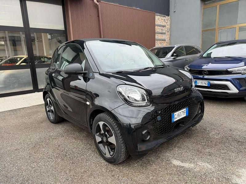 Usata Smart ForTwo Coupé Pulse 41 kW (56 CV) 2022 Nero Utilitaria